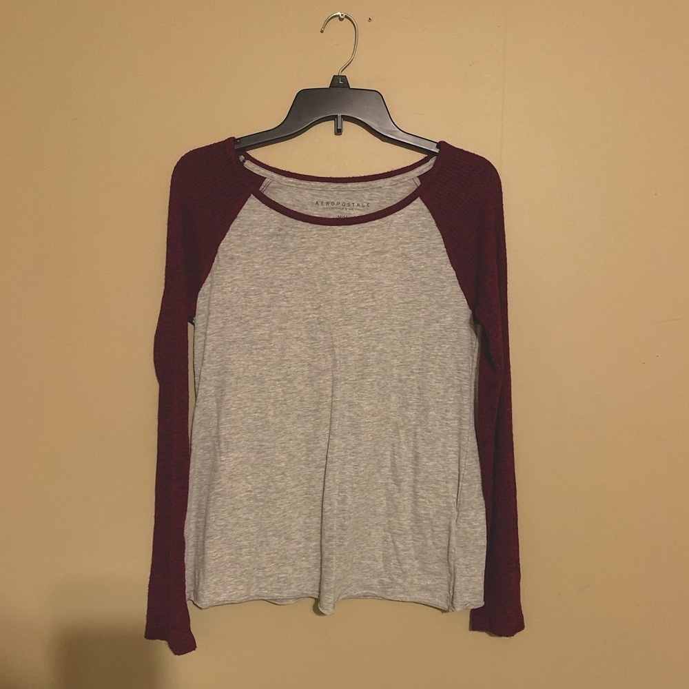 Aeropostale: Gray & Burgundy long sleeve tee